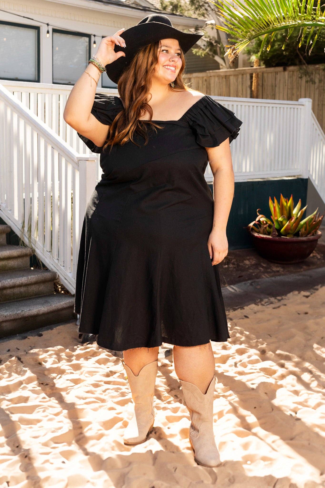 The Stella Black Linen Versi Dress: Black