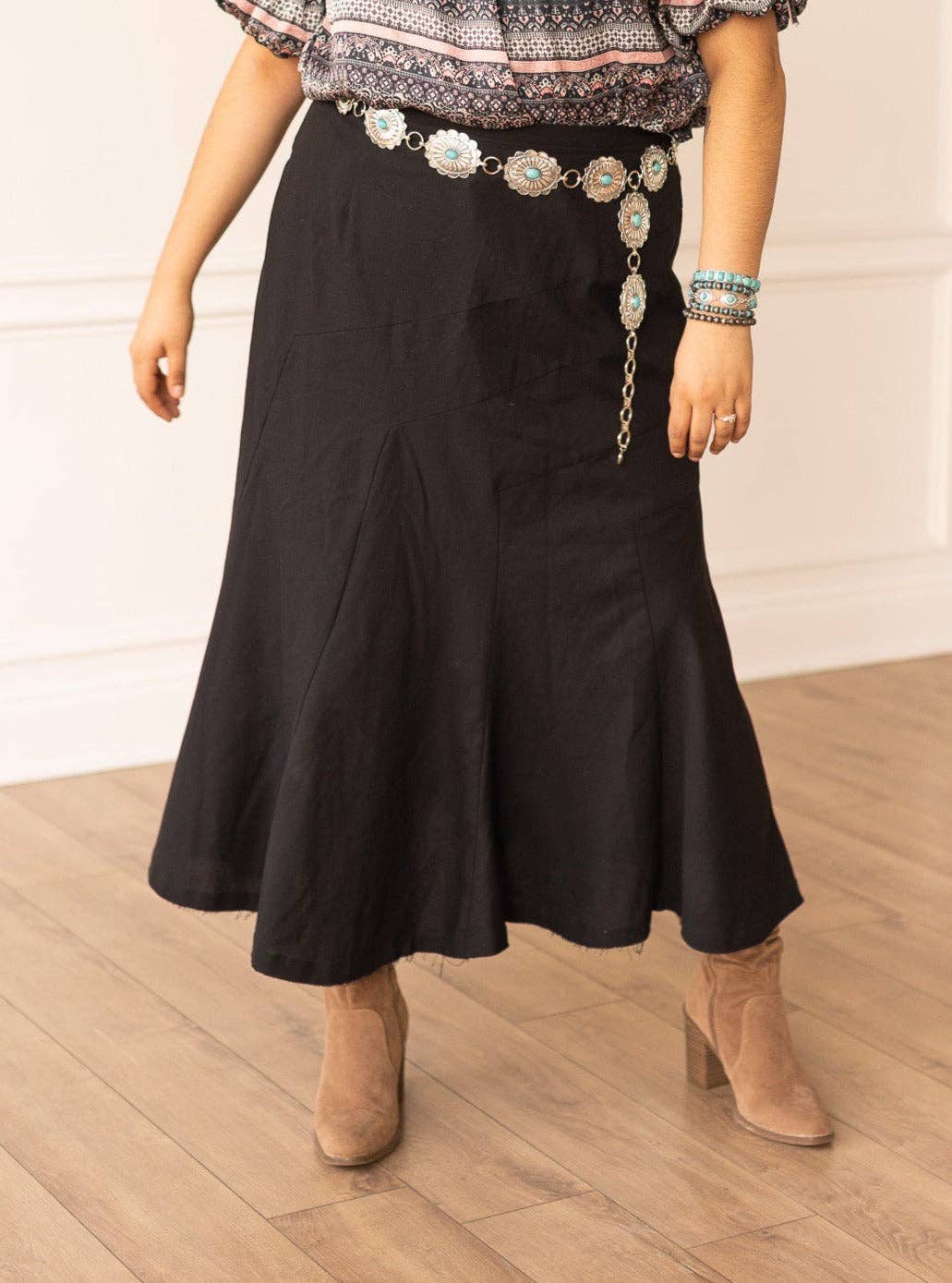 The Stella Black Linen Versi Dress: Black