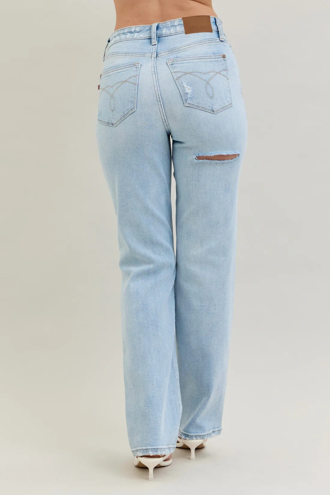 COMING SOON: Judy Blue Back Pocket Cutout 90's Straight Leg Jeans (Regular)